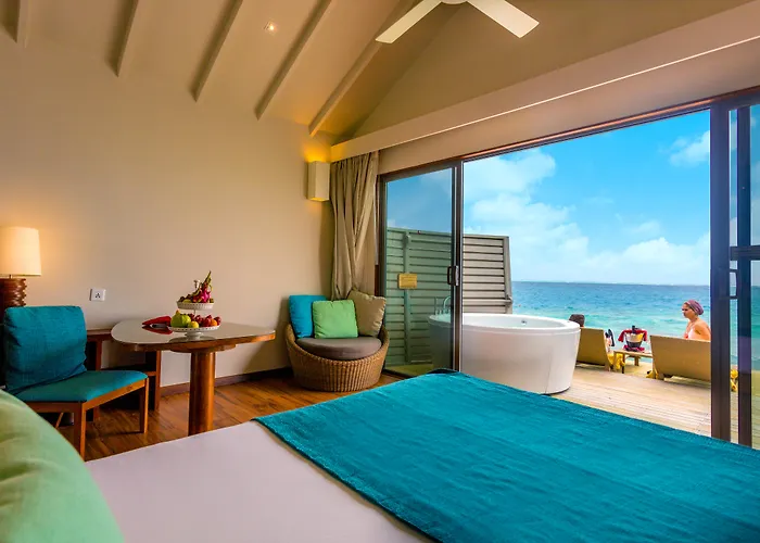 Hotel Jacuzzi: Centara Ras Fushi Resort & Spa Maldives - Stay 4 Nights Or More And Enjoy 30 Percent Off Speedboat Transfers, Valid For Stays From 6 Apr To 30 Sep 2026 (Adults Only)